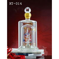 辽宁工艺玻璃酒瓶生产公司-宏艺玻璃制品厂家订购空心造型酒瓶