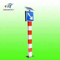 道口太阳能交通警示柱 靠右测行驶标志牌 太阳能发光警示柱