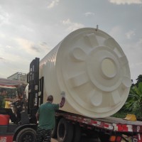 白色PE水箱 大型储水桶 一次性成型定制
